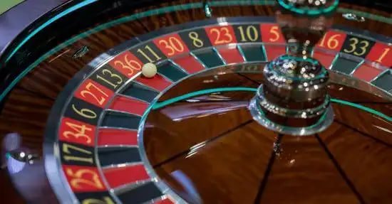Bangladesh adults browsing 777j Super Fruit Machine on mobile devices